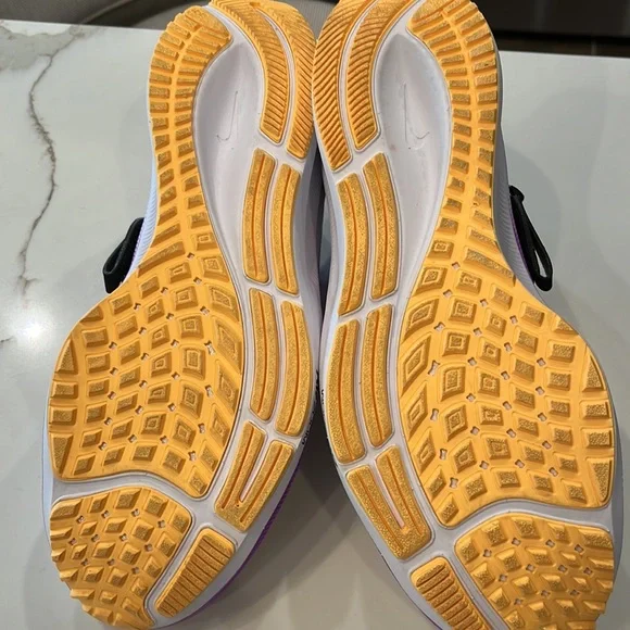 Nike Air Zoom Pegasus worn once excellent condition 9. White, purple, yellow - Picture 16 of 16